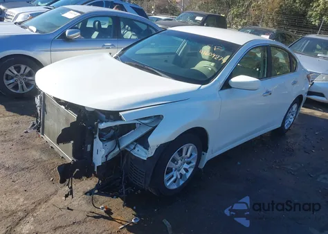 2015 Nissan Altima 2.5 S z USA, uszkodzony, nr VIN 1N4AL3AP9FC279096